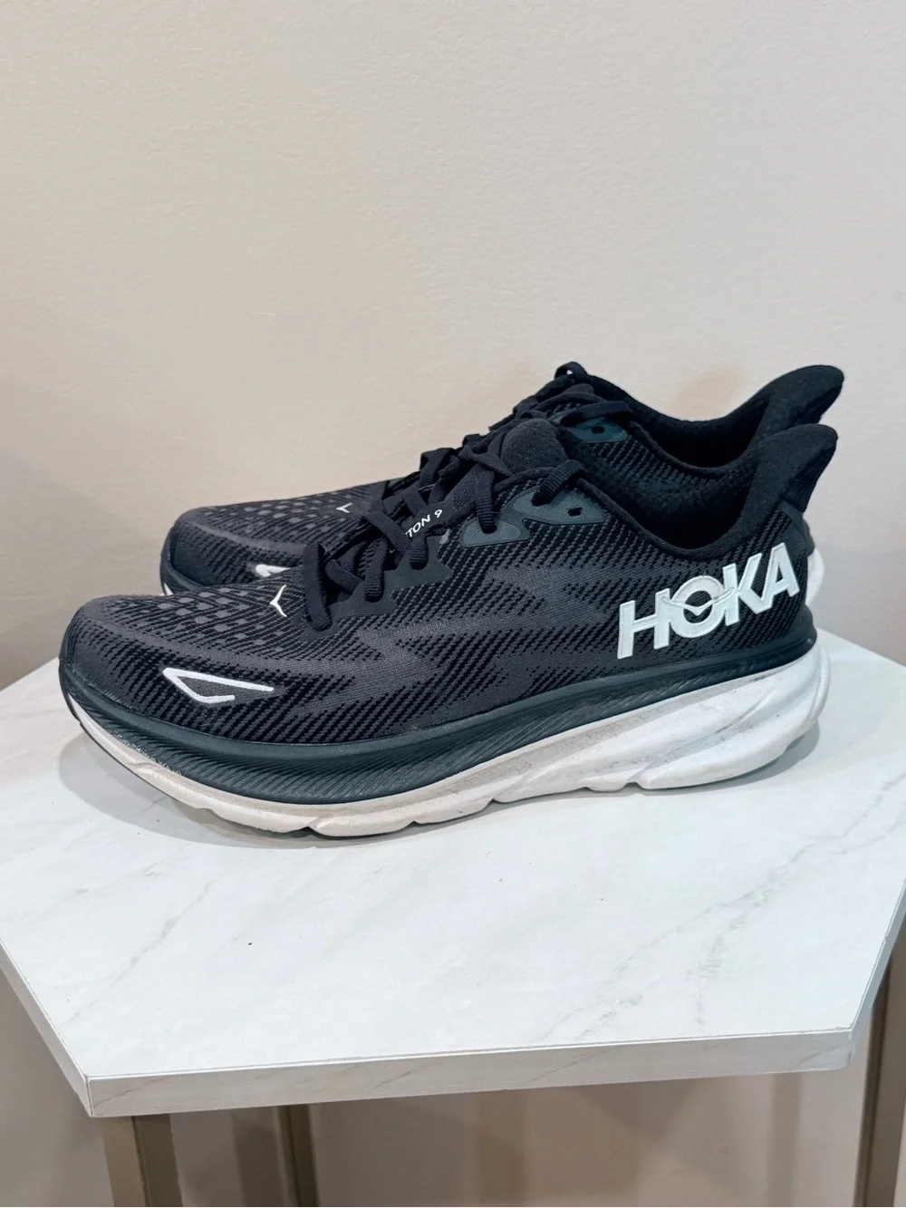 🔥HOKA Men's Black Running Shoes - Lightweight Cushioning Size 10 EC🔥